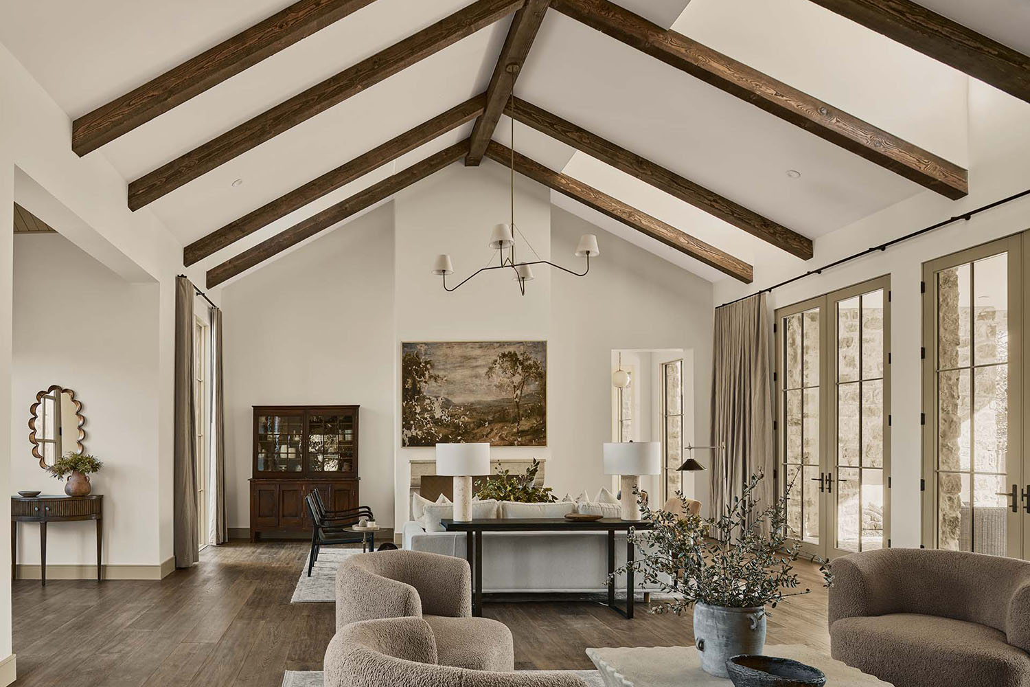 Garden View Suite with Rustic Decor